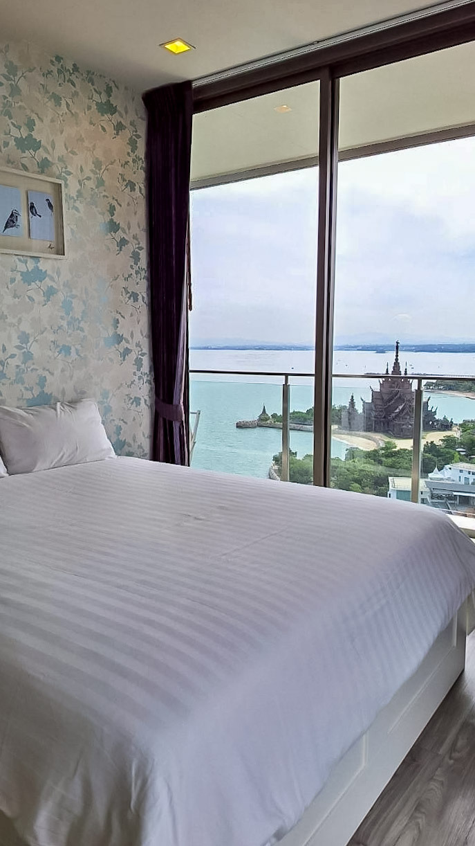 1 bedroom condo  in Na Kluea, Thailand